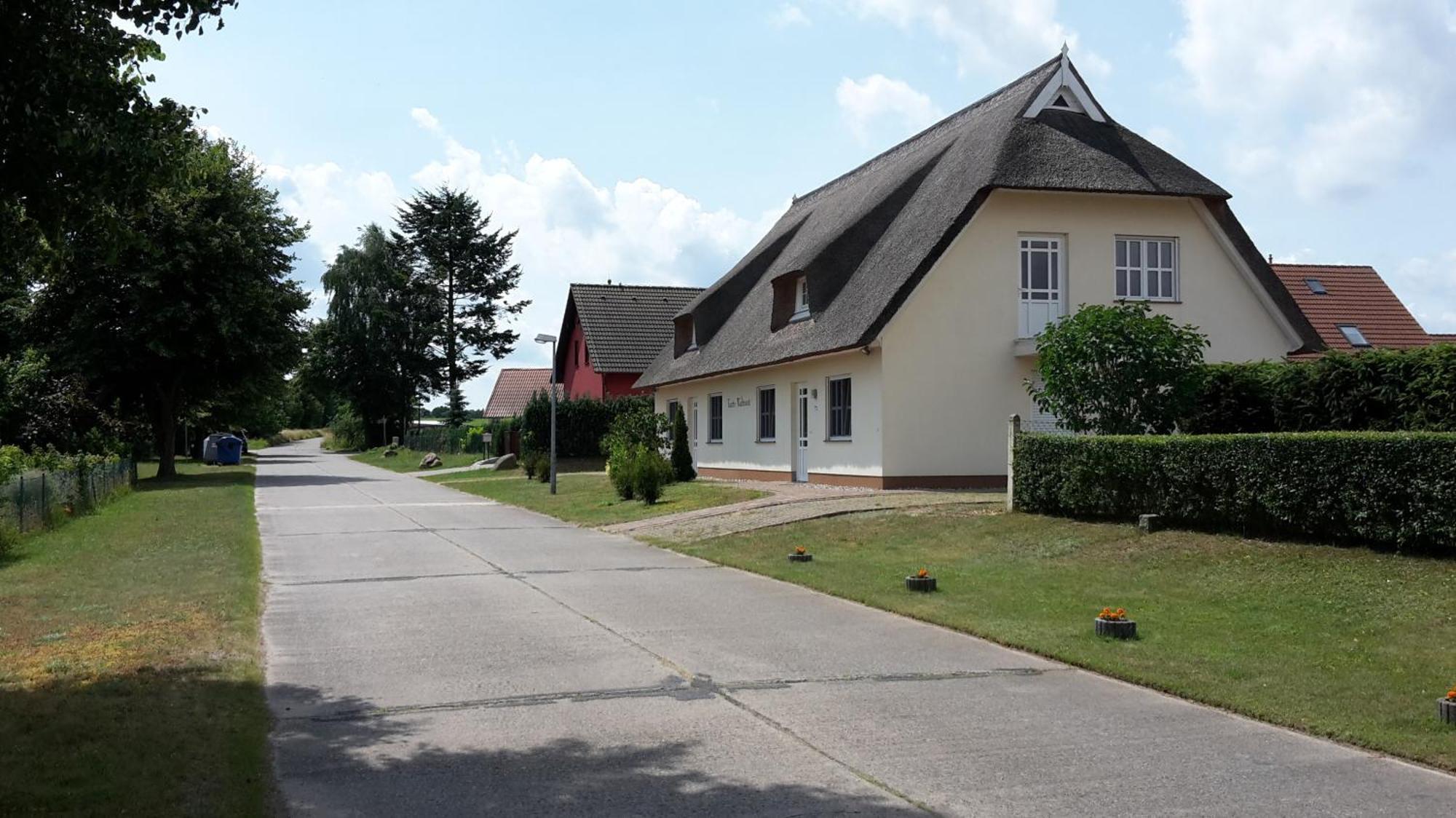Haeuschen "Tante Waltraut" Villa Garz  ภายนอก รูปภาพ